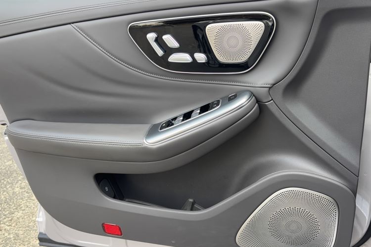 Used Rising F7 2023 Long-Range Pro Edition Interior 13