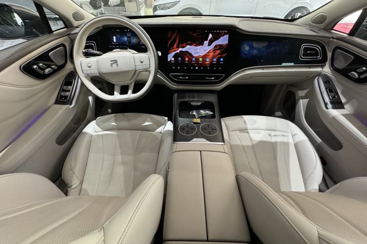 Used Rising F7 2023 Long-Range Pro Edition Interior 4