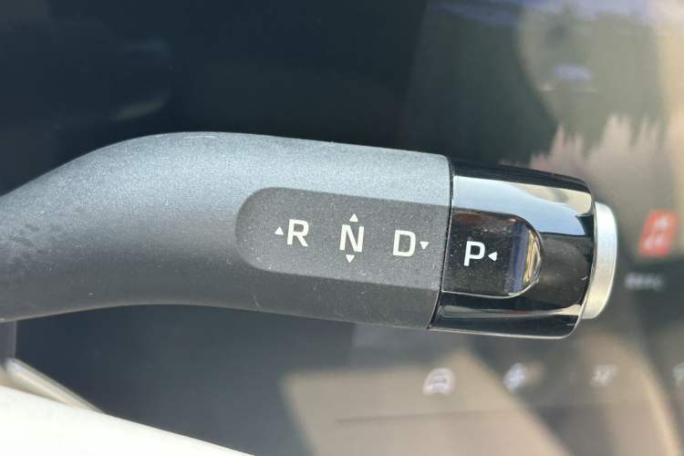 Used Rising F7 2023 Long-Range Pro Edition Interior 4
