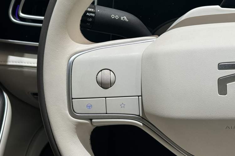 Used Rising F7 2023 Long-Range Pro Edition Interior 6