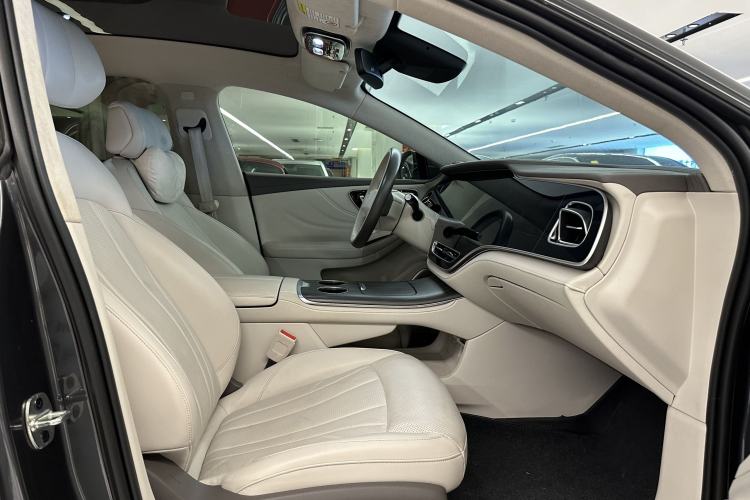 Used Rising F7 2023 Long-Range Edition Interior 9
