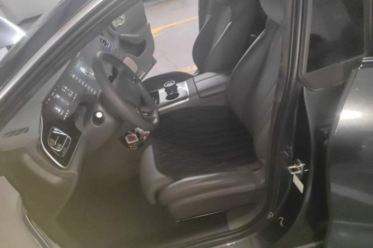 Used Rising F7 2023 Long-Range Edition Left Front Seat