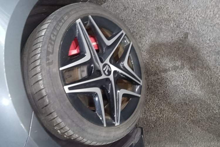 Used Rising F7 2023 Performance Pro Edition Left Front Wheel Hub