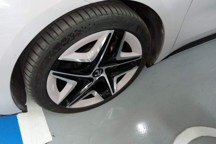 Used Rising F7 2023 Long-Range Pro Edition Left Front Wheel Hub