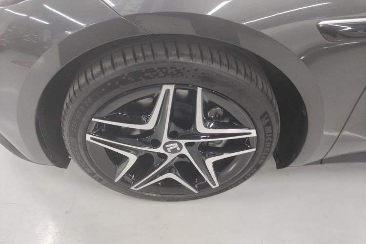 Used Rising F7 2023 Advanced Edition Left Front Wheel Hub