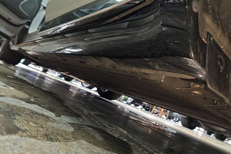 Used Rising F7 2023 Long-Range Pro Edition Left Side Sill