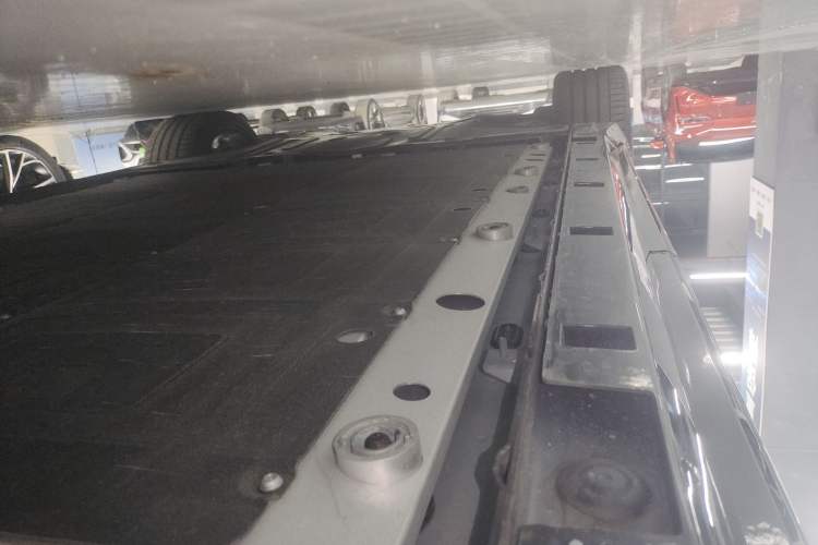 Used Rising F7 2023 Advanced Edition Left Side Sill