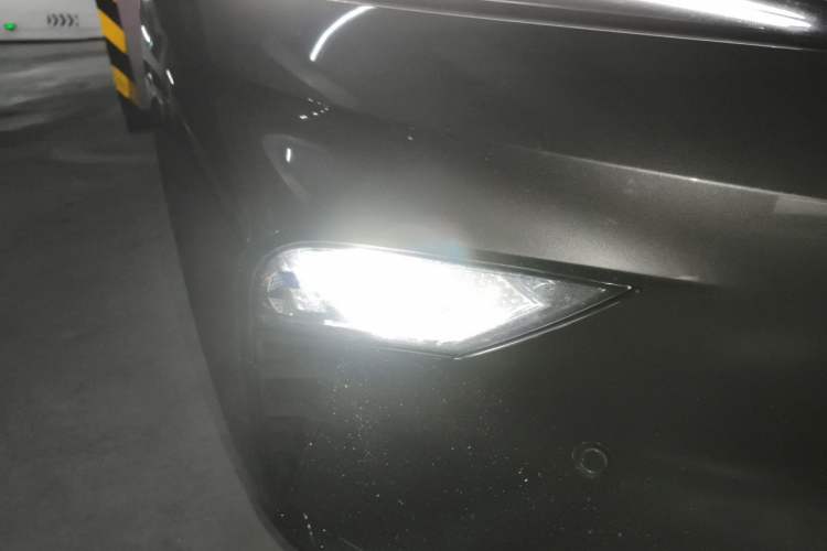 Used Rising F7 2023 Long-Range Pro Edition Right Front Headlight