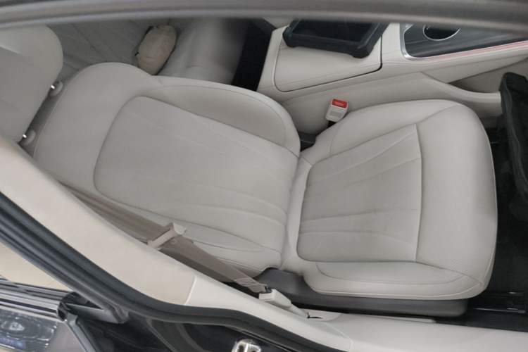 Used Rising F7 2023 Long-Range Edition Right Front Seat