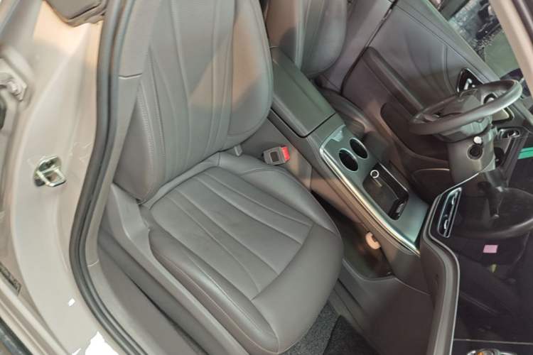 Used Rising F7 2023 Long-Range Pro Edition Right Front Seat