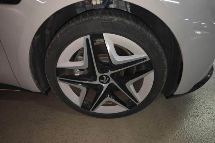 Used Rising F7 2023 Revised Edition Advanced Version Right Front Wheel Hub