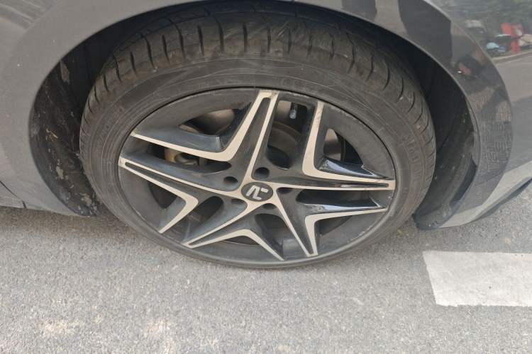 Used Rising F7 2023 Long-Range Edition Right Front Wheel Hub
