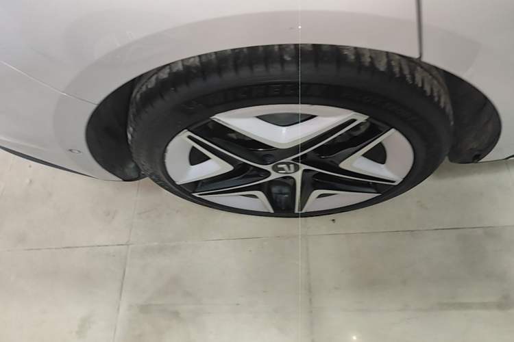 Used Rising F7 2023 Advanced Pro Edition Right Rear Wheel Hub