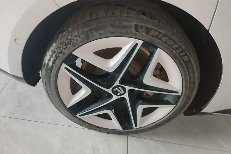 Used Rising F7 2023 Long-Range Pro Edition Right Rear Wheel Hub