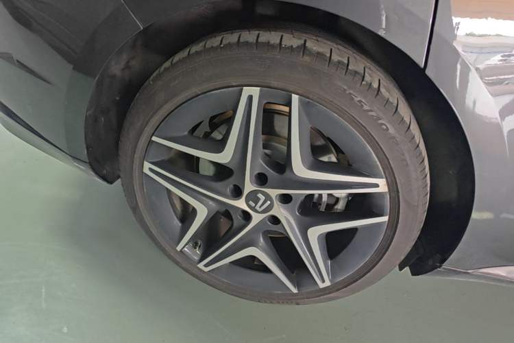 Used Rising F7 2023 Long-Range Edition Right Rear Wheel Hub