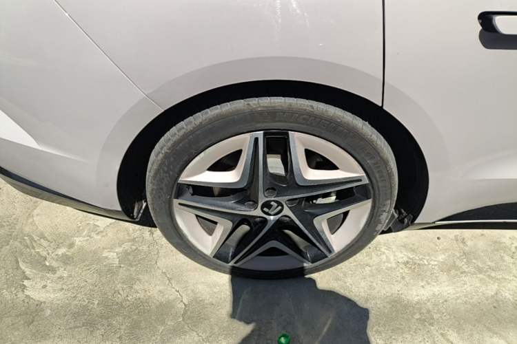 Used Rising F7 2023 Advanced Edition Right Rear Wheel Hub