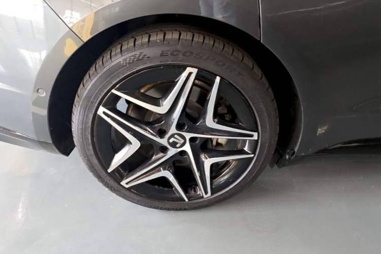 Used Rising F7 2023 Long-Range Pro Edition Right Rear Wheel Hub