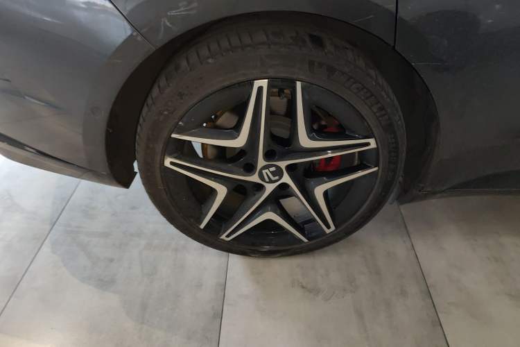 Used Rising F7 2023 Performance Pro Edition Right Rear Wheel Hub