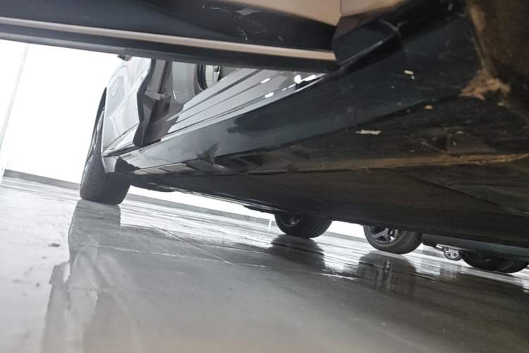 Used Rising F7 2023 Advanced Edition Right Side Sill