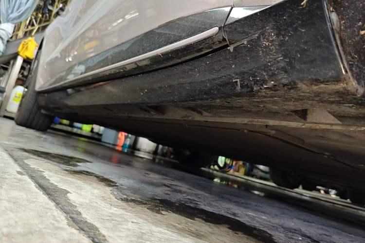 Used Rising F7 2023 Long-Range Pro Edition Right Side Sill