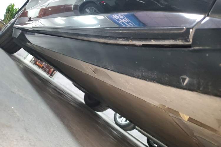 Used Rising F7 2023 Advanced Edition Right Side Sill