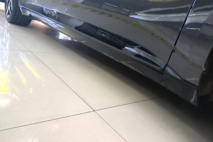 Used Rising F7 2023 Long-Range Edition Right Side Sill