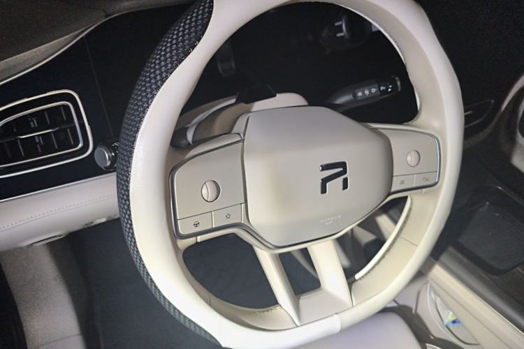 Used Rising F7 2023 Long-Range Pro Edition Steering Wheel