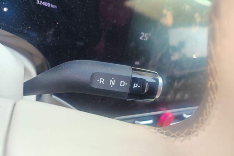 Used Rising F7 2023 Long-Range Pro Edition Gear Lever