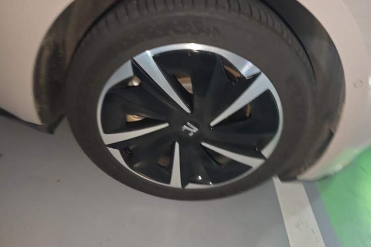 Used Rising F7 2023 Long-Range Edition Right Front Wheel Hub