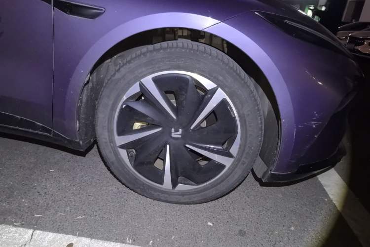 Used Rising F7 2023 Revised Edition Advanced Version Right Front Wheel Hub