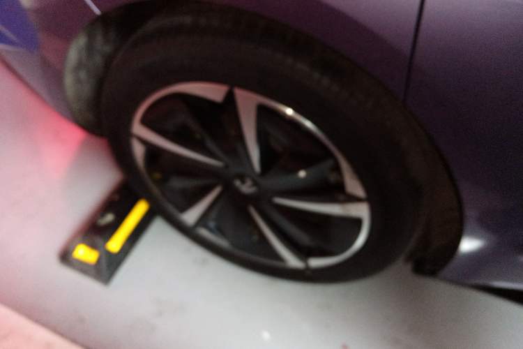 Used Rising F7 2023 Advanced Edition Right Rear Wheel Hub