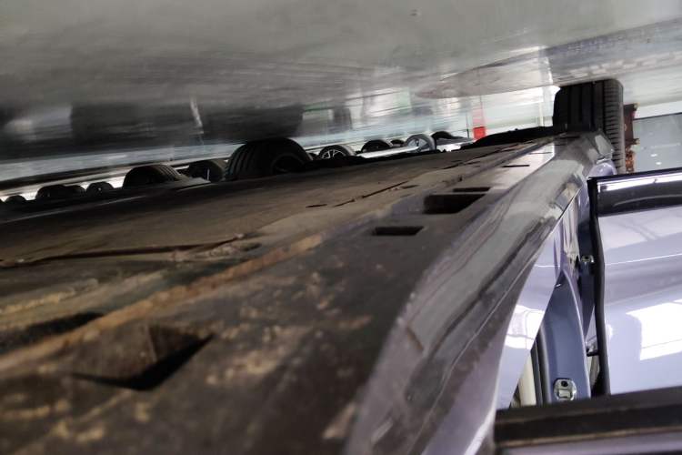 Used Rising F7 2023 Long-Range Pro Edition Right Side Sill