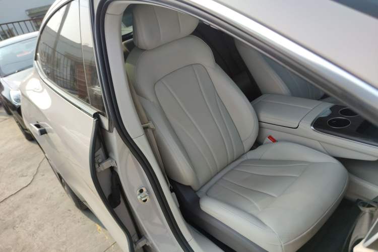 Used Rising F7 2023 Long-Range Edition Right Front Seat