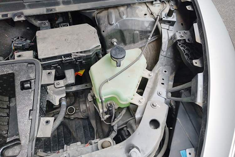Used Rising F7 2023 Advanced Edition Engine Bay Left
