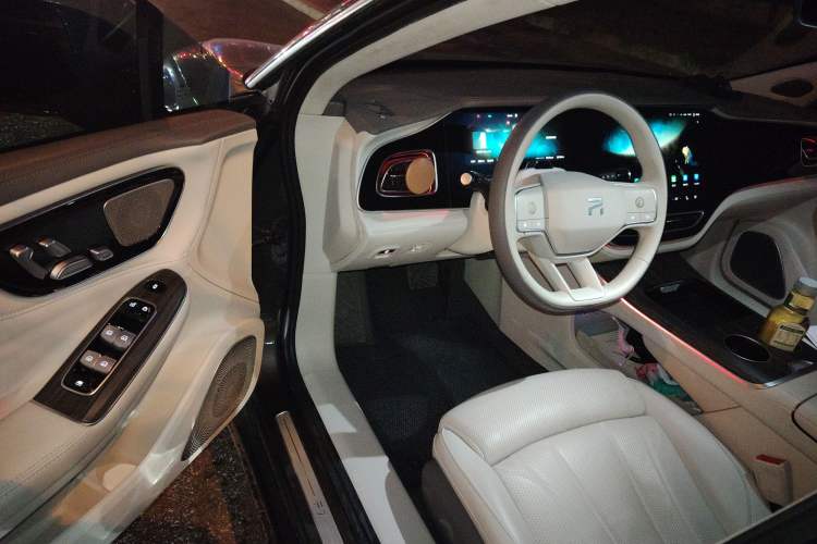 Used Rising F7 2023 Long-Range Edition Interior 3