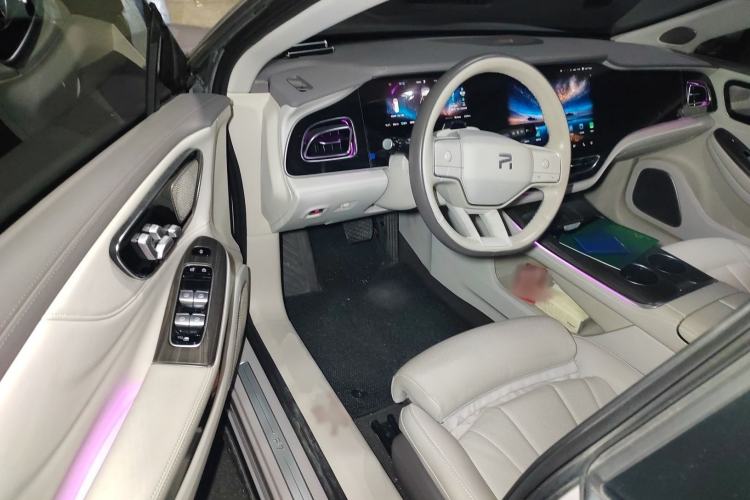 Used Rising F7 2023 Long-Range Pro Edition Interior 3