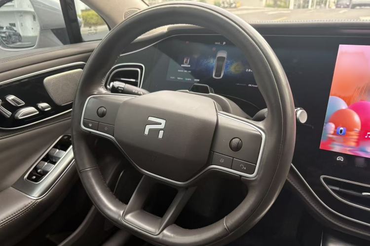 Used Rising F7 2023 Long-Range Pro Edition Interior 6