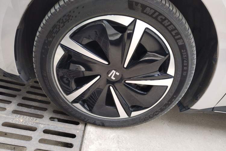 Used Rising F7 2023 Advanced Edition Left Front Wheel Hub