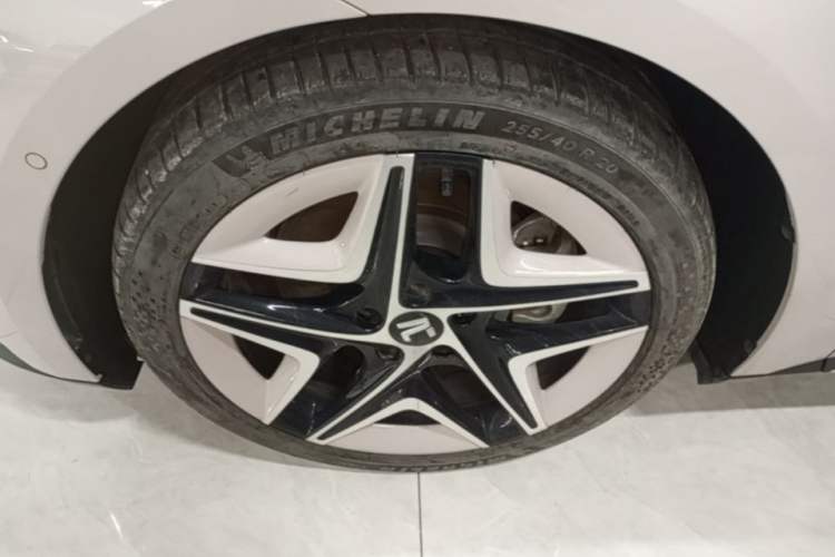 Used Rising F7 2023 Long-Range Pro Edition Left Front Wheel Hub