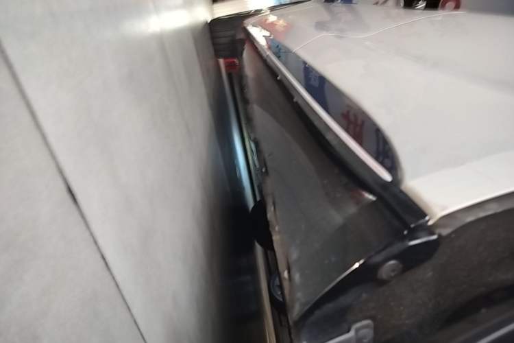 Used Rising F7 2023 Long-Range Pro Edition Left Side Sill