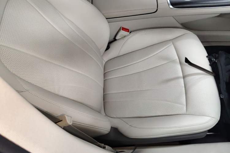 Used Rising F7 2023 Performance Pro Edition Right Front Seat