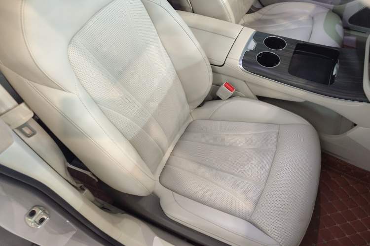Used Rising F7 2023 Long-Range Edition Right Front Seat