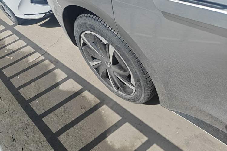 Used Rising F7 2023 Advanced Edition Right Rear Wheel Hub