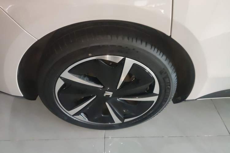 Used Rising F7 2023 Advanced Edition Right Rear Wheel Hub