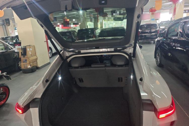 Used Rising F7 2023 Revised Version Long-Range Pro Edition Trunk
