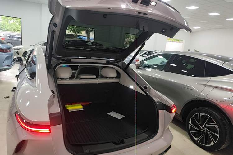 Used Rising F7 2023 Advanced Pro Edition Trunk