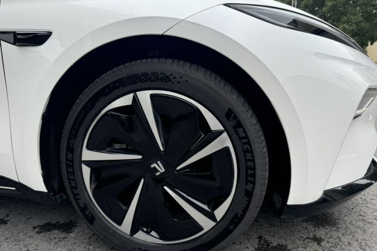 Used Rising F7 2023 Advanced Edition Exterior 10