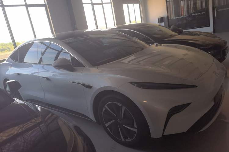 Used Rising F7 2023 Advanced Edition Exterior 2