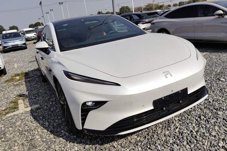 Used Rising F7 2023 Advanced Edition Exterior 2