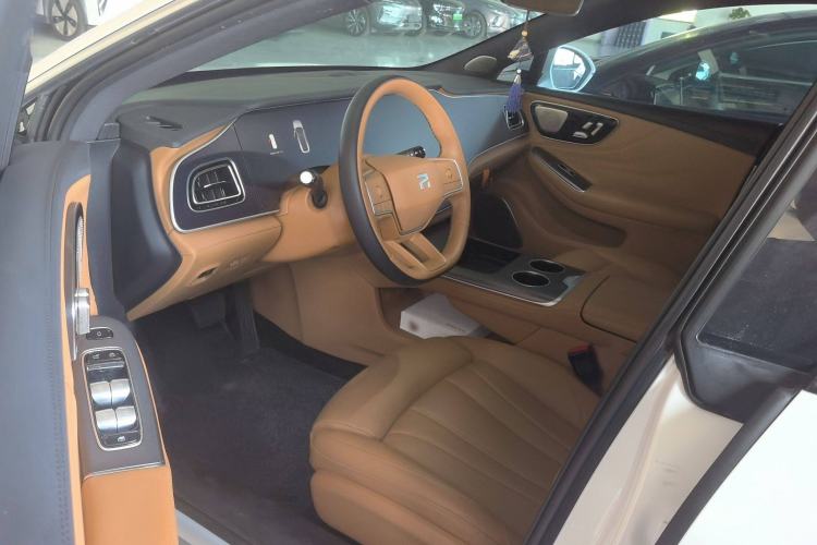 Used Rising F7 2023 Advanced Edition Interior 2
